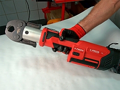 Использование пресс-клещей Voll SV 28